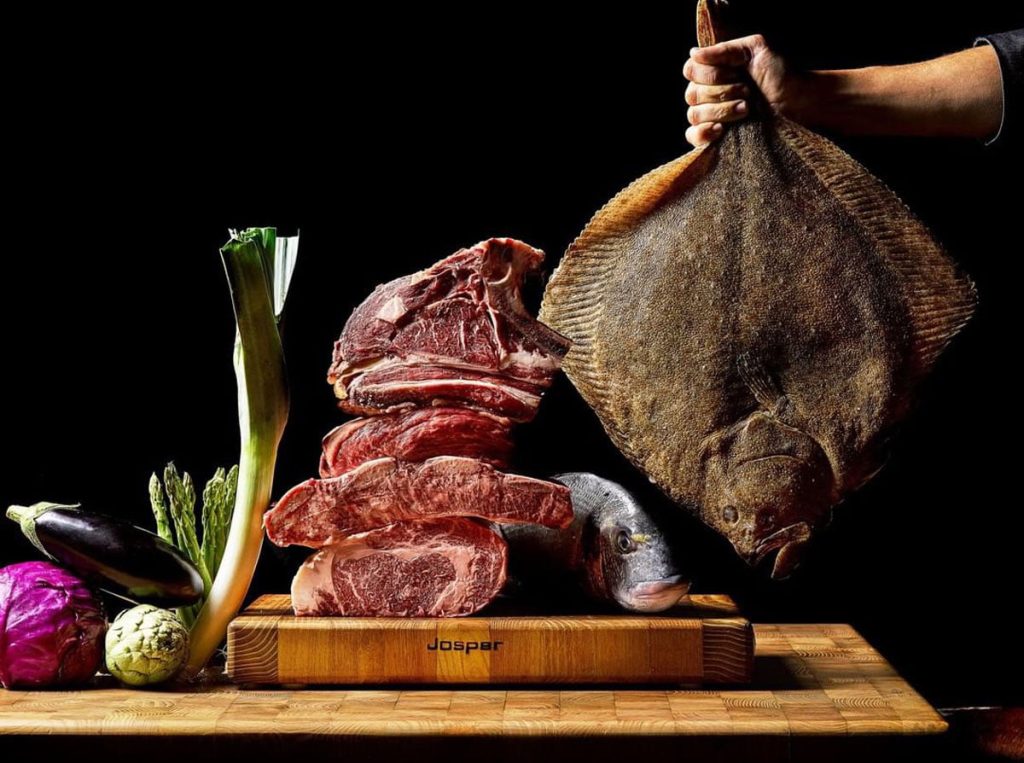 Carne su tagliere